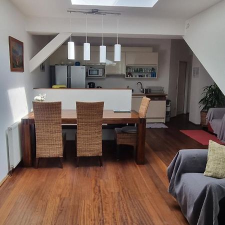 Ruhige, Grosse Ferienwohnung Am Muehlberg, Stadtrand Wien Eksteriør bilde
